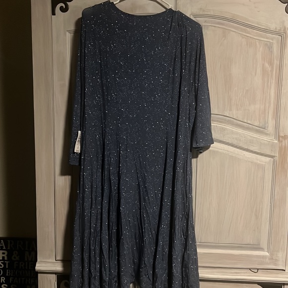 Do not fit. Thick material. Good for hiding. - Picture 2 of 3